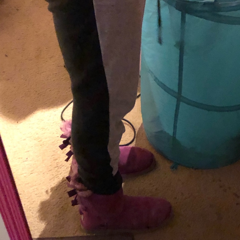 Bailey Bow Uggs - image 7